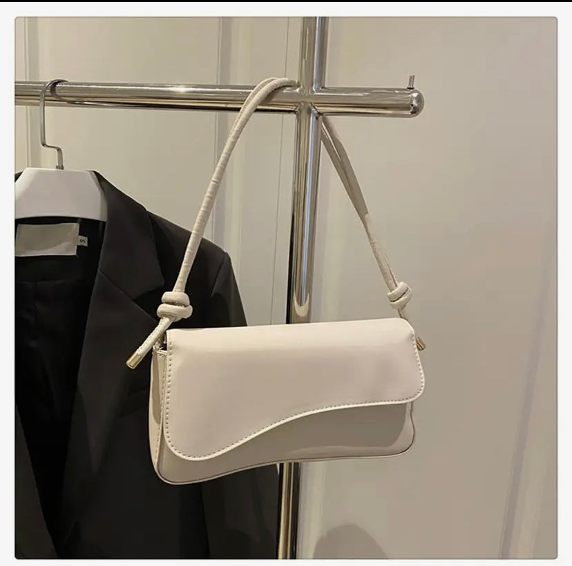 Minimalist Mini Shoulder Bag – Elegant Crossbody Style