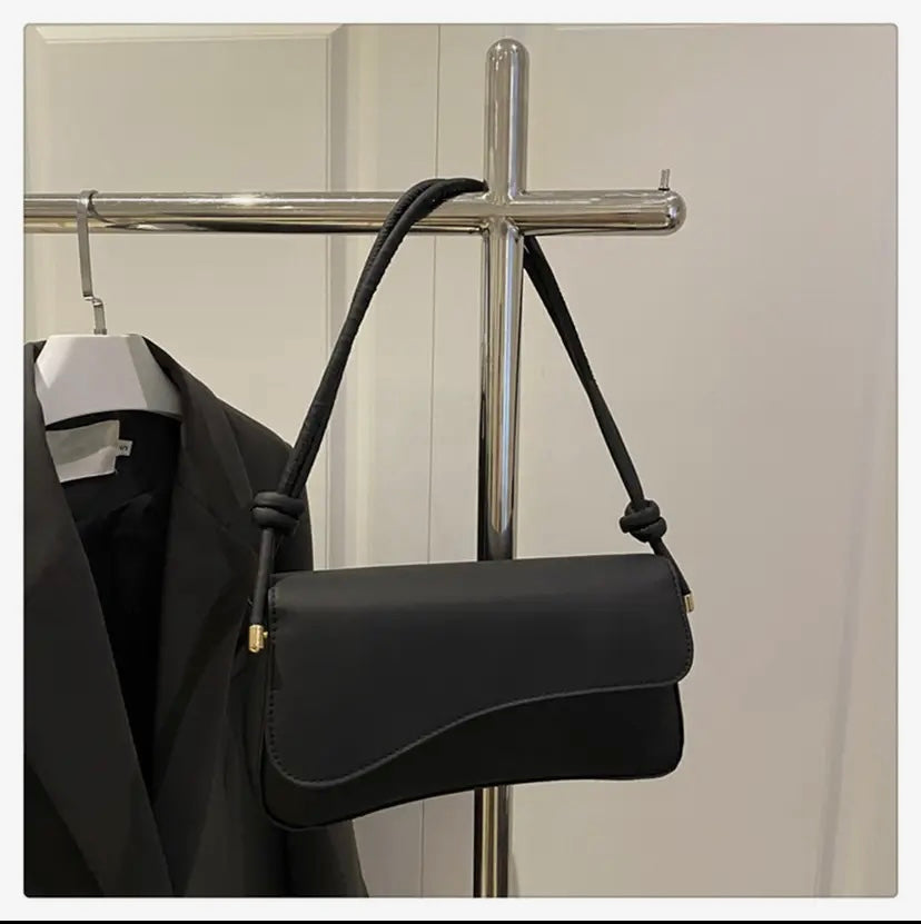Minimalist Mini Shoulder Bag – Elegant Crossbody Style