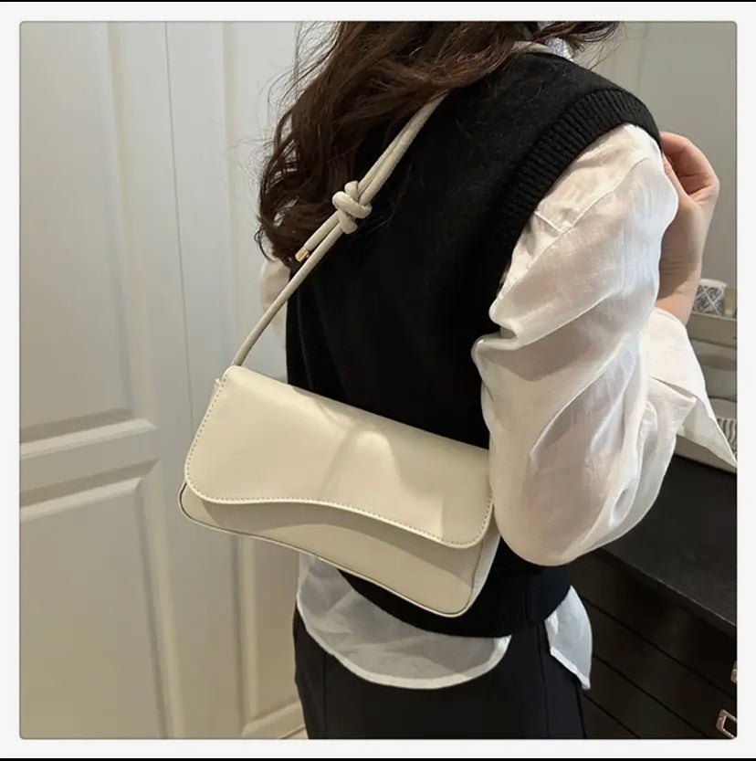 Minimalist Mini Shoulder Bag – Elegant Crossbody Style
