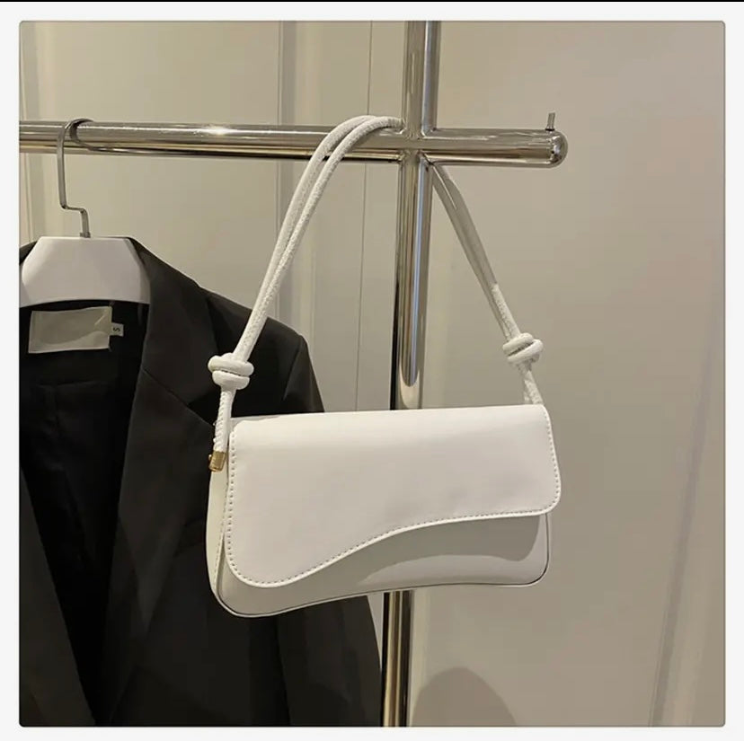 Minimalist Mini Shoulder Bag – Elegant Crossbody Style